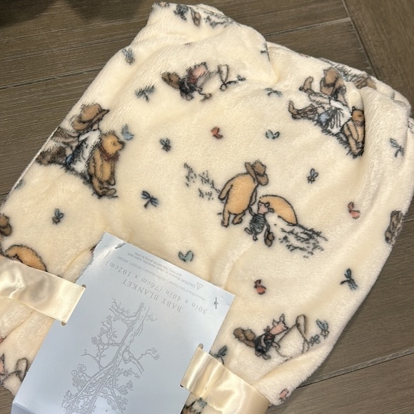 Nwt! Winnie the Pooh baby blanket! - Picture 3 of 5